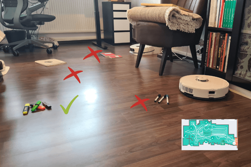 Roborock S8 Plus обходит очень узкие объекты во время теста на обнаружение препятствий.